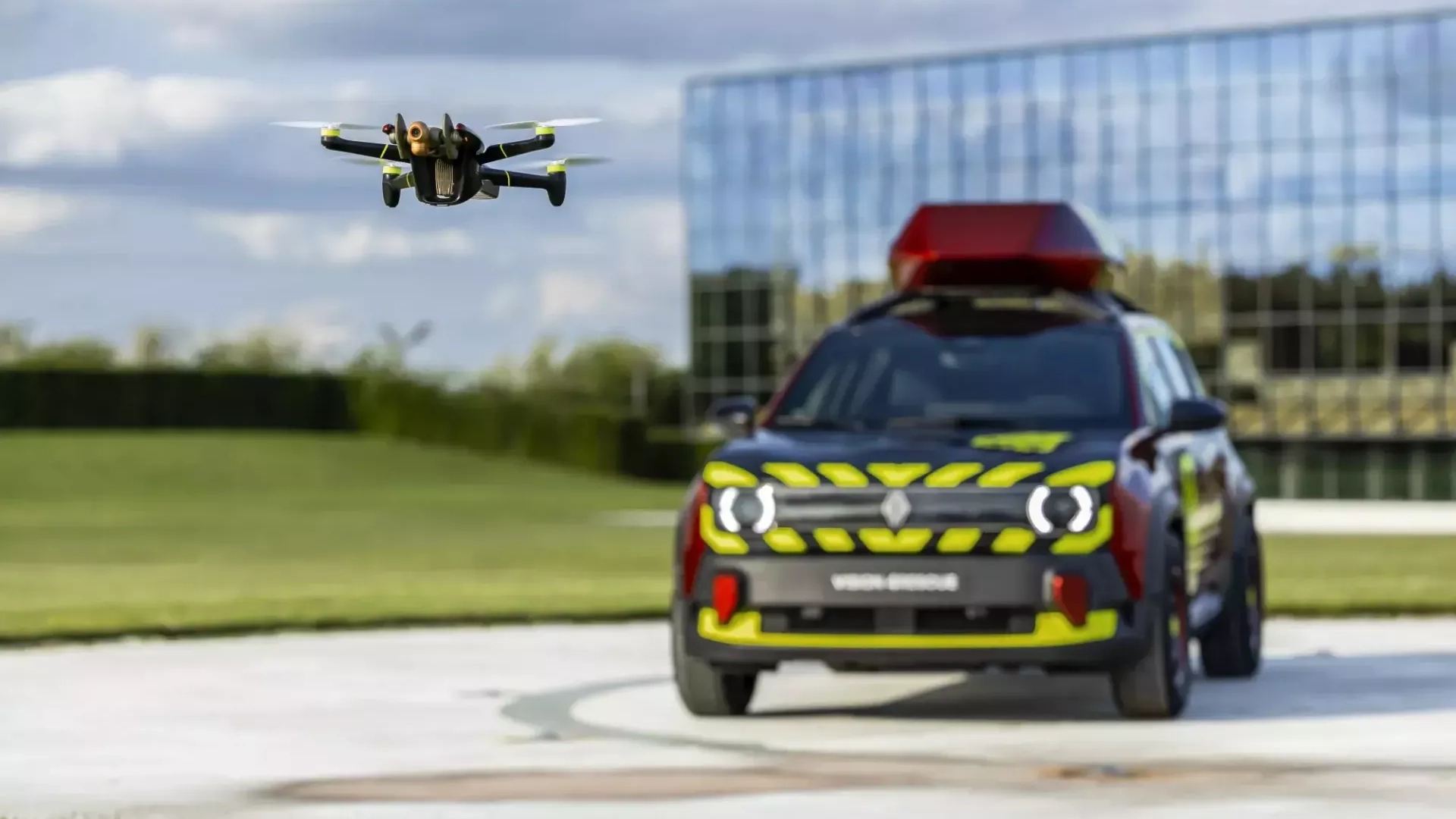 cover-dronpro-blog-zachranari-maji-noveho-partaka-01.webp