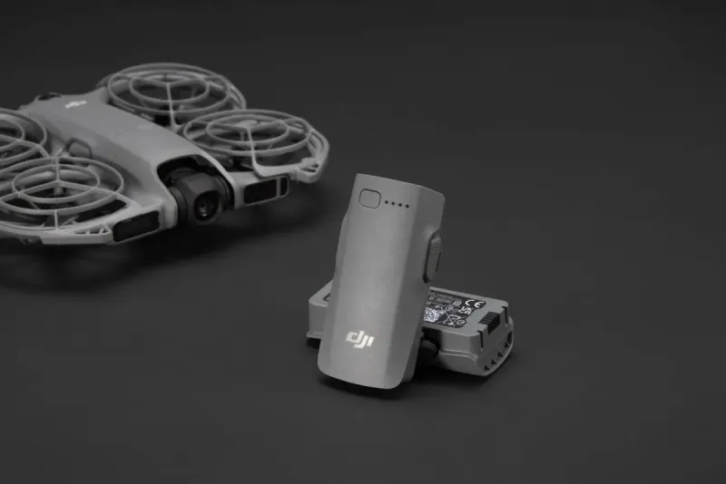 37851-dji-neo-2-baterie-detail