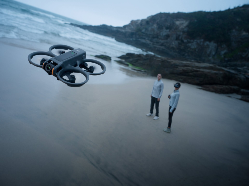 DRON FPV DJI Avata 2 w locie